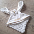 COFFRET: couverture minky x75cm + doudou minky nœud + un ensemble turban+bandeau+chaussons+moufles